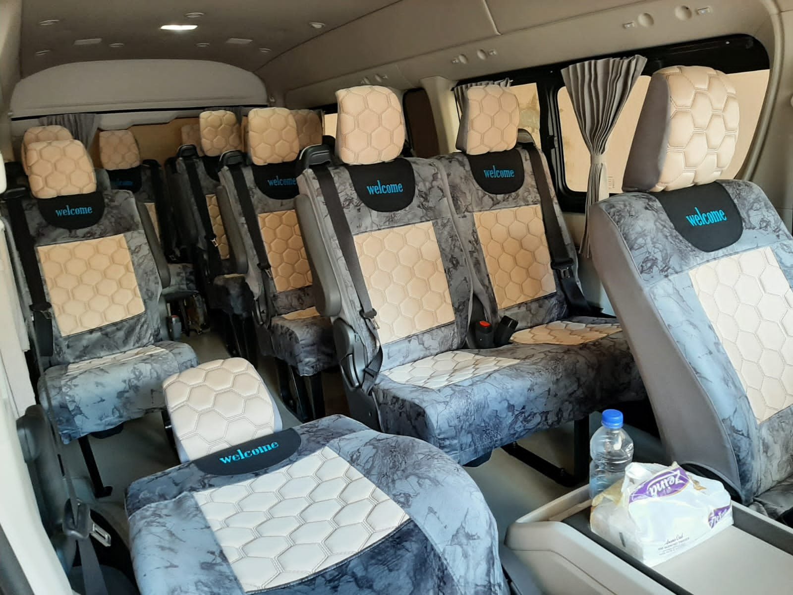 حجز تويوتا هاي اس بالسائق