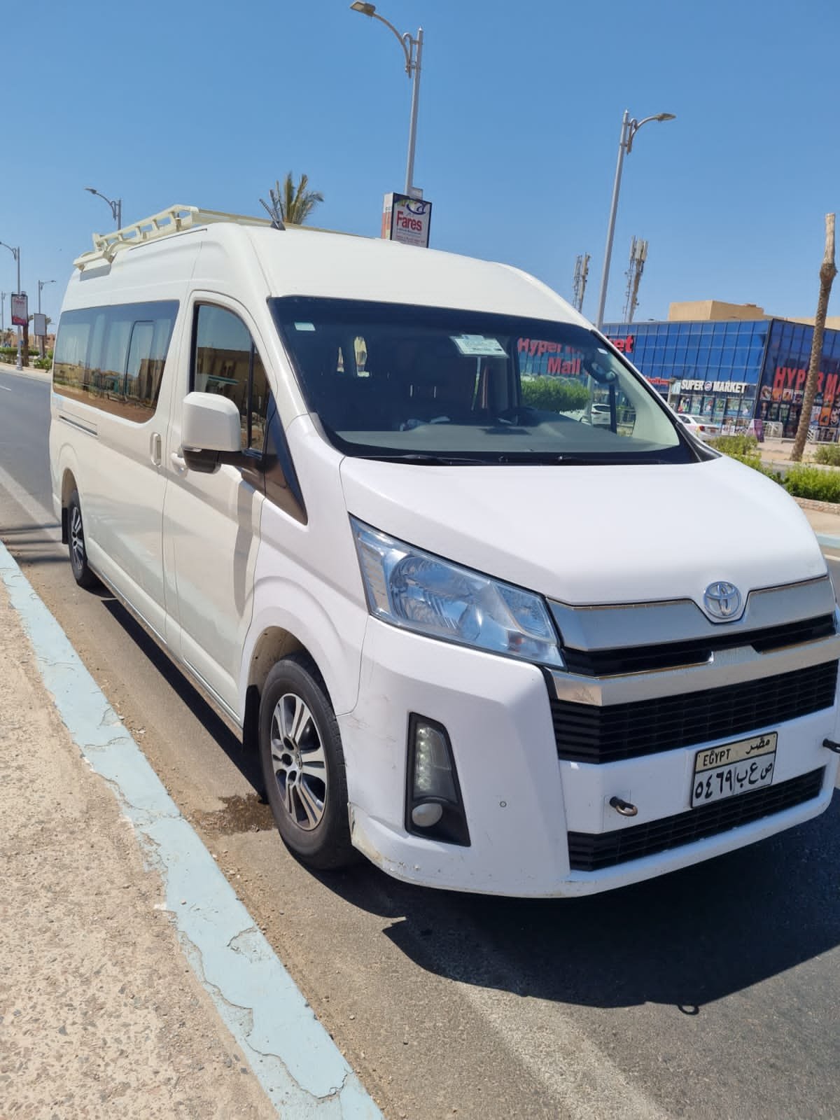 حجز تويوتا هاي اس بالسائق